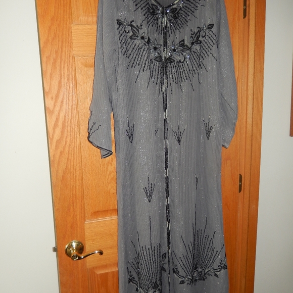 Grey Kaftan abaya with black beading size  small/medium - Picture 2 of 5